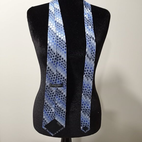 ANTONIO VESSI MILAN 100% SILK MULTI BLUES DIAGONAL POLKA DOTS 4" TIE MENS - Picture 5 of 5